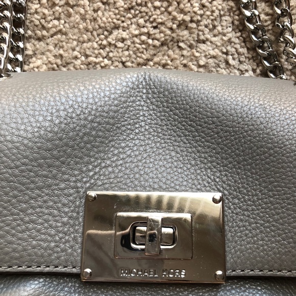 Michael Kors Gray adjustable crossbody bag - Picture 2 of 4